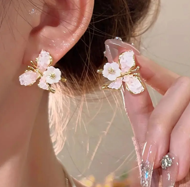 Butterfly Stud earring-White